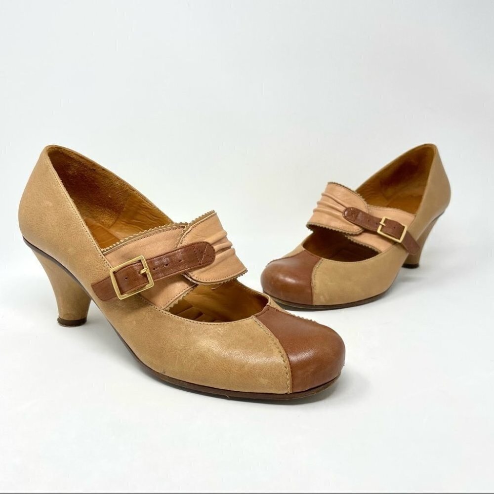 Chie Mihara Tan Two Toned Leather Victorian Mary Jane Pumps Size 39.5